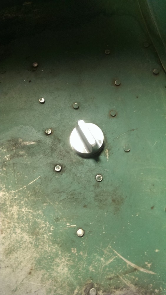 VINTAGE CRESTLINER BOAT DRAIN PLUG THREADS INTO FLOOR