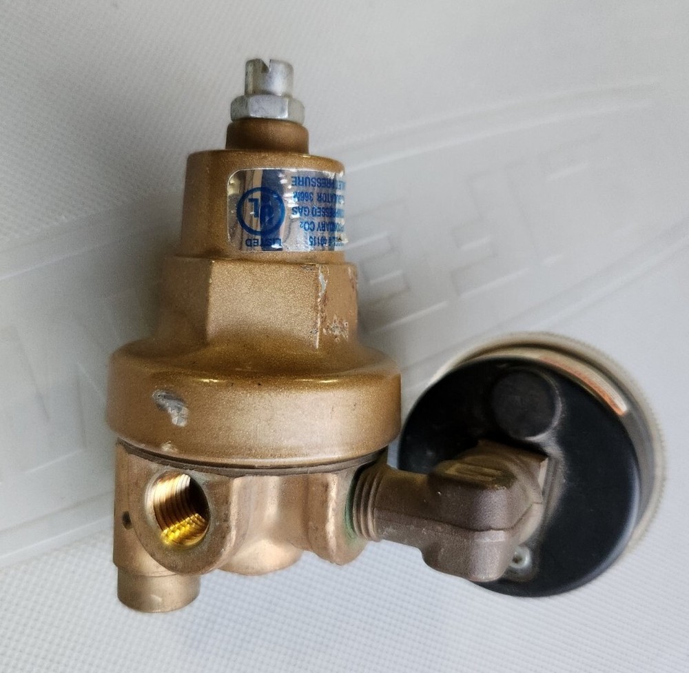 Perlick Regulator - 40115 CO2 with 60 Psi Guage