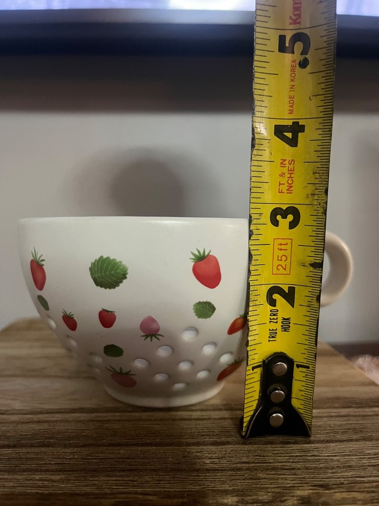 Crofton Stoneware Strawberry Print Colander / Strainer Cups Dish
