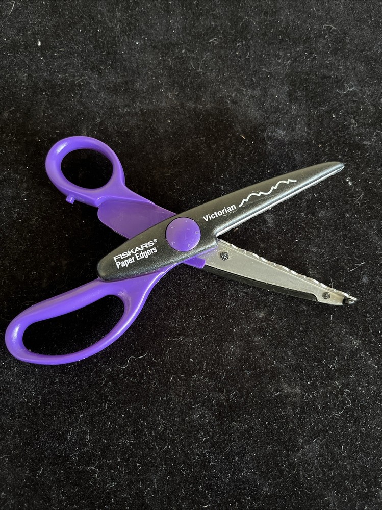 Fiskars Paper Edgers 2.5” Scissors Victorian Pattern Crafting Scrapbooking