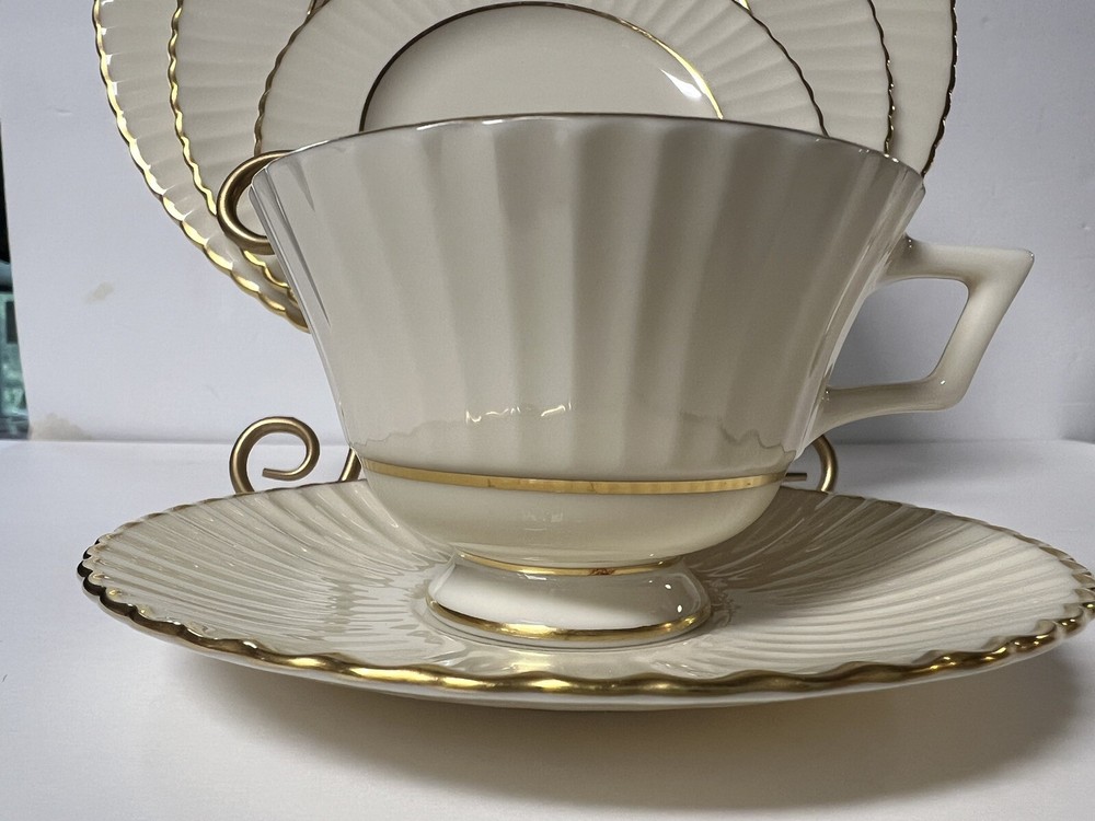 Lenox China COLONNADE Two 5 Piece Place Settings