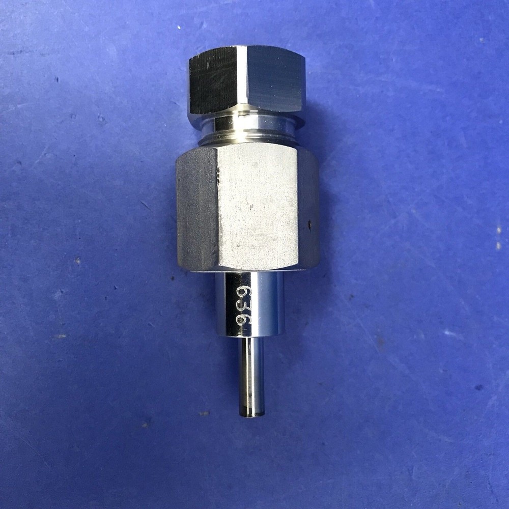 CGA 636 Cylinder Inlet Connection w/ CGA 632-642 Nut, Used