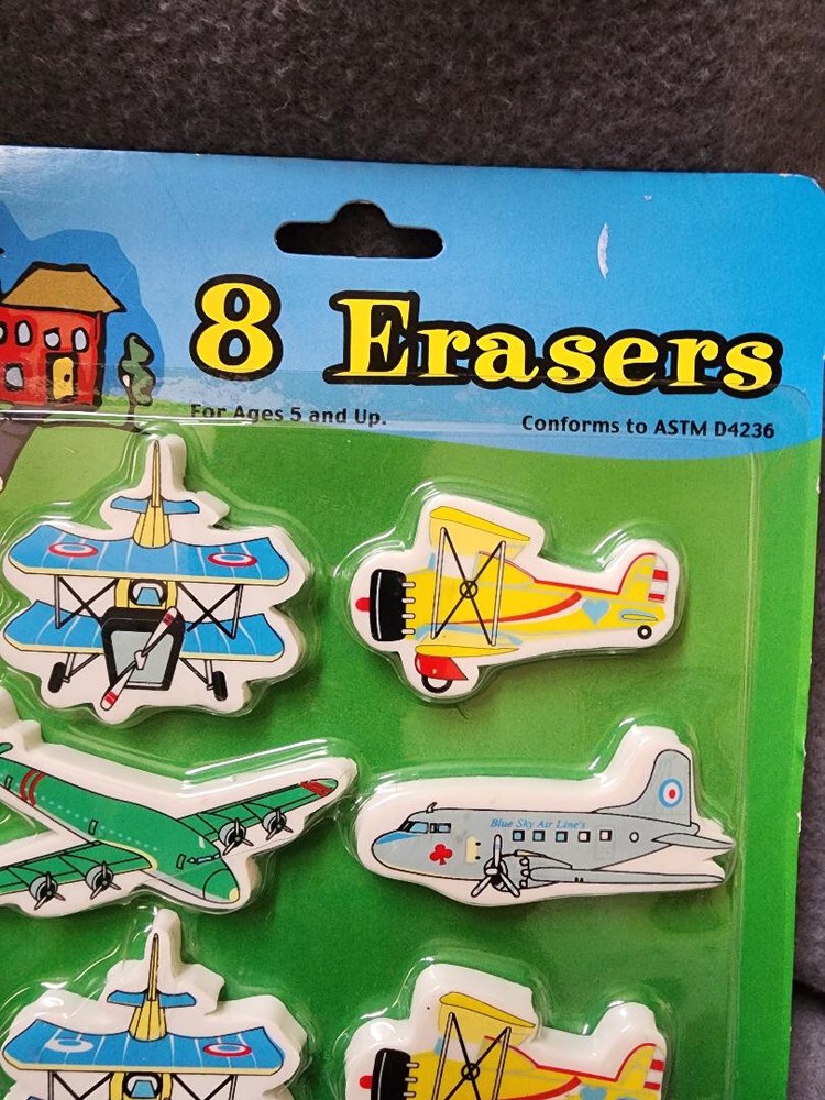 8 ERASERS PLANES