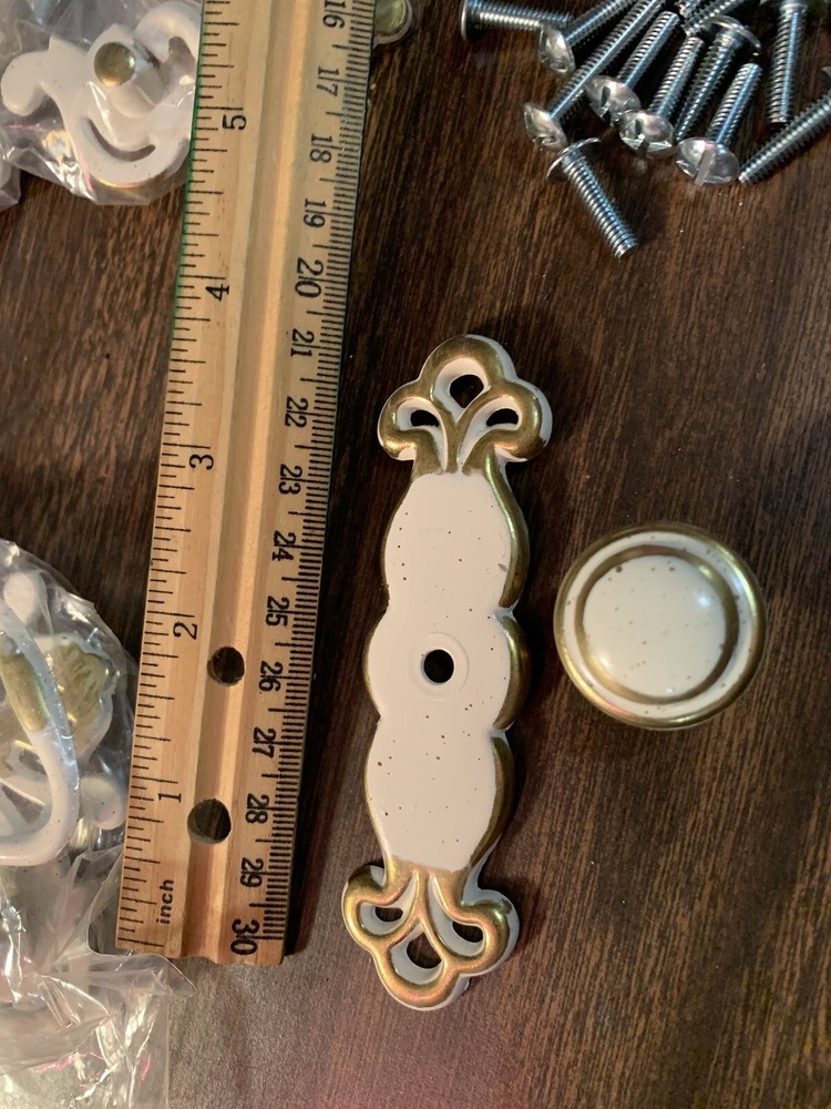 BPC10427 Drawer DROP BAIL Pull Handle (15) & BPC18032 Knob & Back Plate (4)