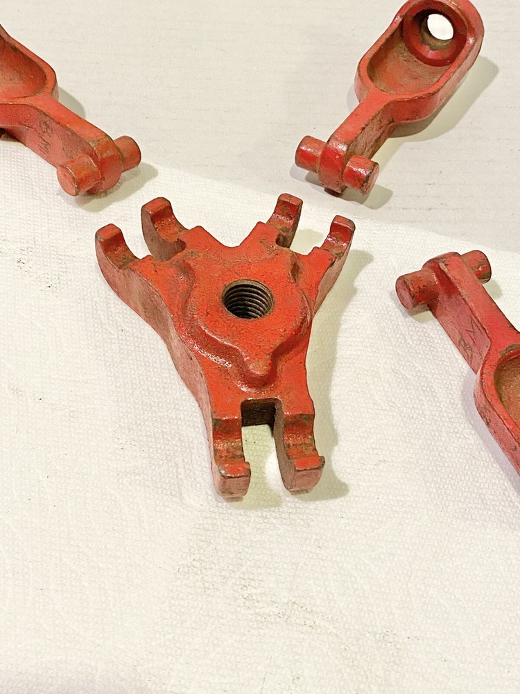 Old Duro 259 Puller Made in USA ( Missing Screw )