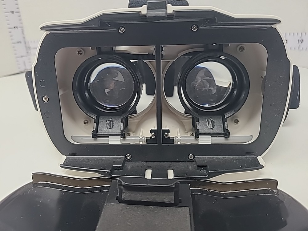 TaoTronics 3D VR Headset Lightweight Virtual Reality Glasses