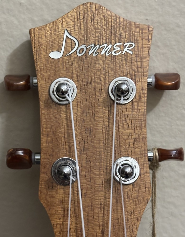 Donner Model DUC-1 Ukulele in Case