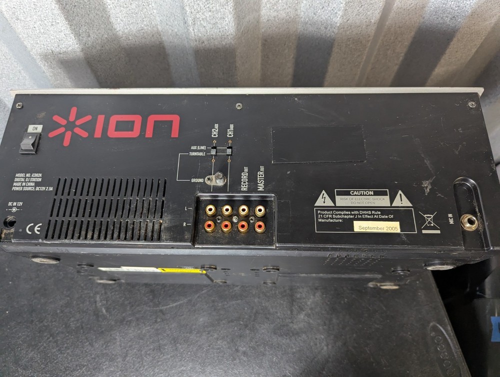 ION iCD02K Digital DJ Station Dual CD Mixer No Power Adapter UNTESTED