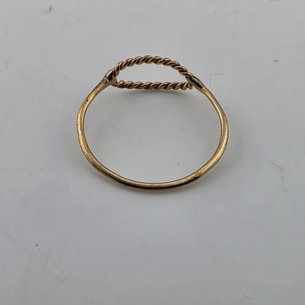 Gold Tone Twisted Oval Ring Minimalist Dainty Boho Stackable Band Size 7