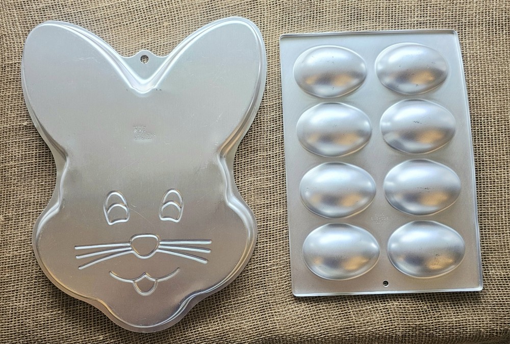 2 Wilton Easter Bunny Head & 8 Eggs Cake Molds Pans