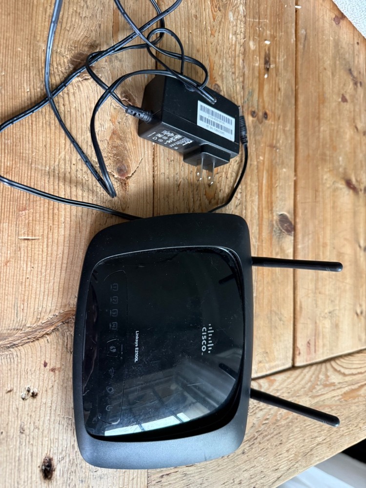 CISCO LINKSYS E2100L Advanced Wireless-N Router