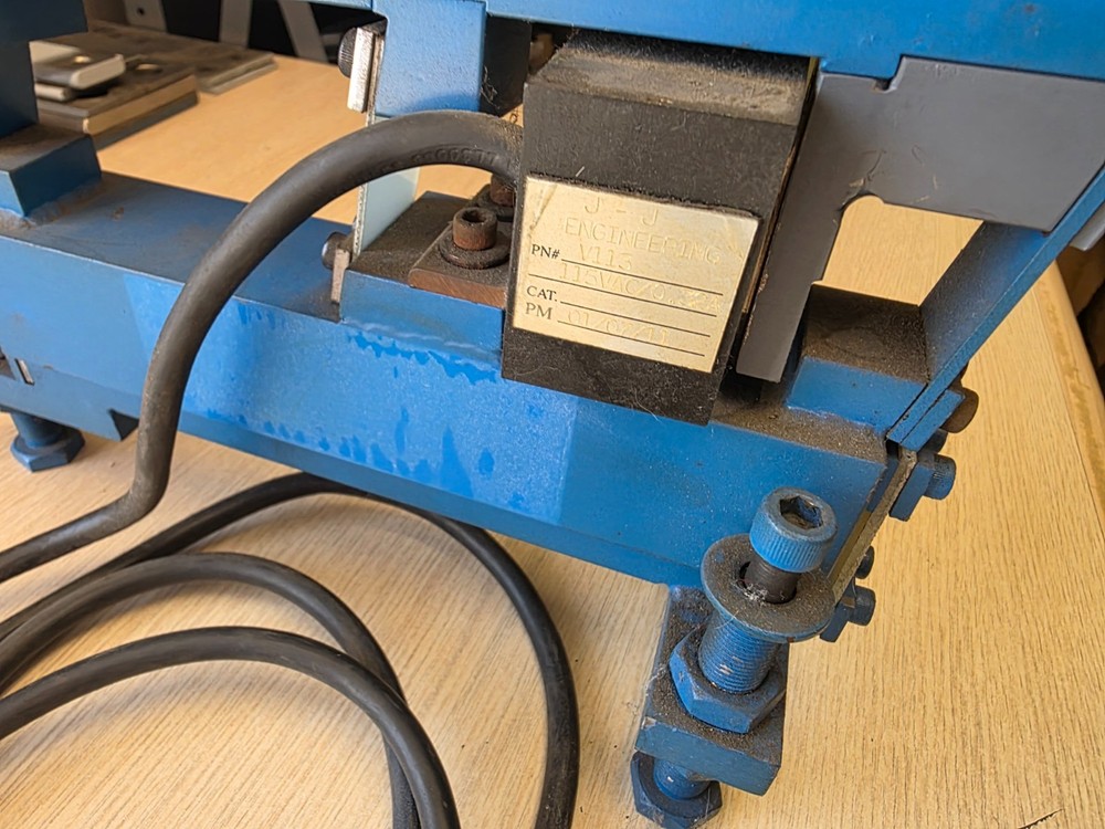 J&J Engineering 3-Post Mini Inline Driver, 120V