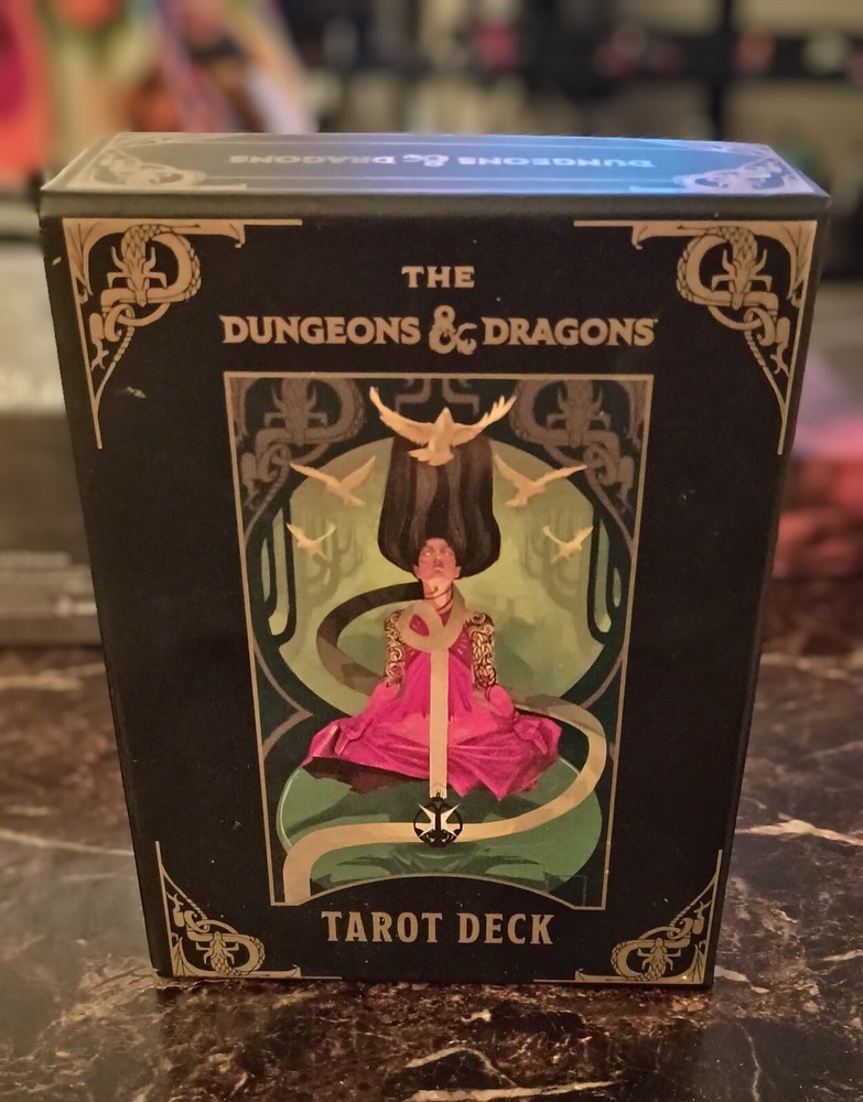 The Dungeons & Dragons Tarot / Oracle Deck: A 78-Card Deck and Guidebook