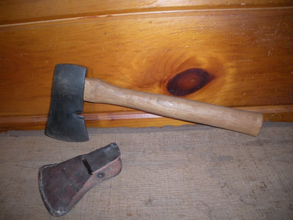 Vintage WINCHESTER Hatchet with Nail Puller / Collector Grade Hatchet