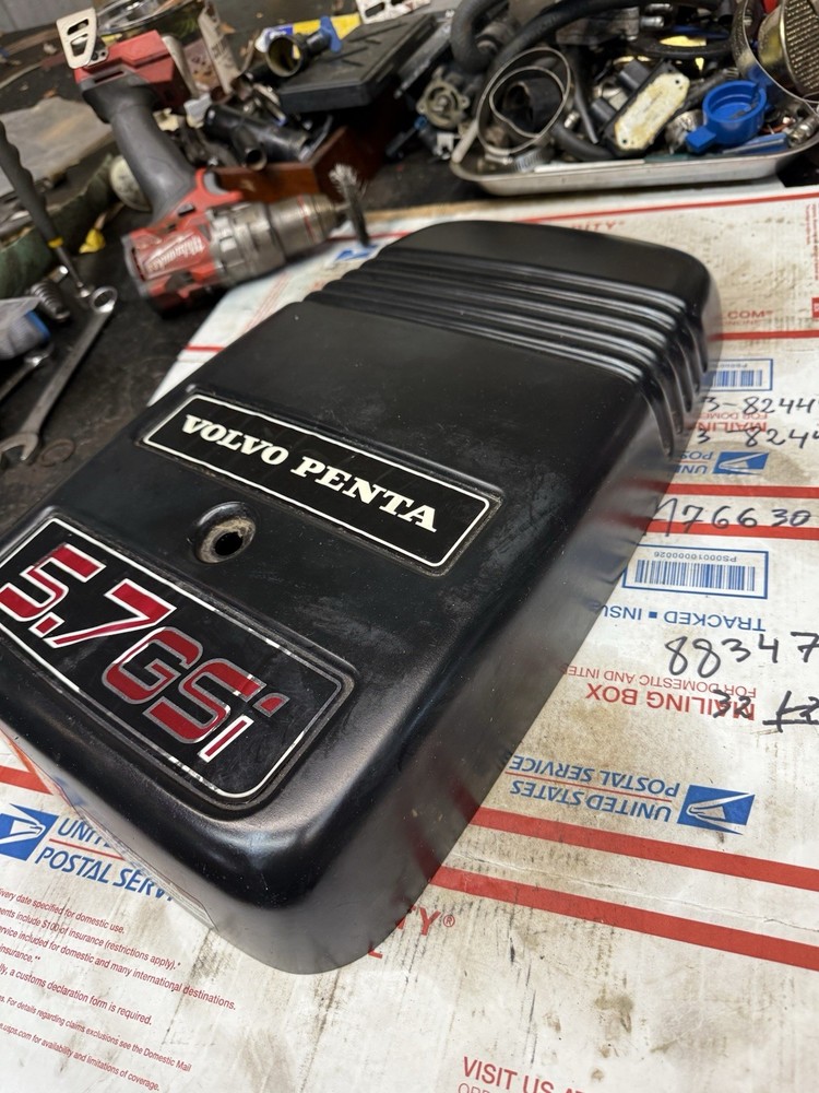 Volvo Penta 5.7 GSI engine cover