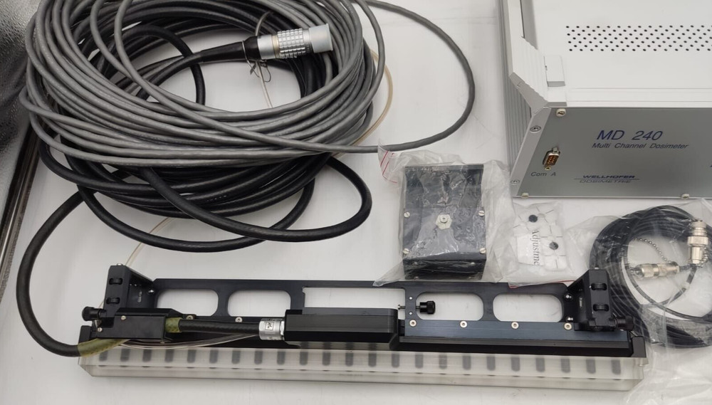 Wellhofer MD 240 Multi Channel Dosimeter Electrometer w/ Case & Accessories