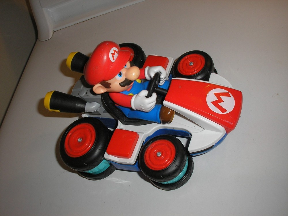 Jakks 2016 Plastic 8 3/8 Super Mario Remote Controlled NO CONTROLLER UNTESTED