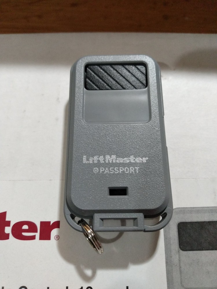 LiftMaster PPK1 ,PPK1PH Passport Keychain 1 Button Remote Transmitter New
