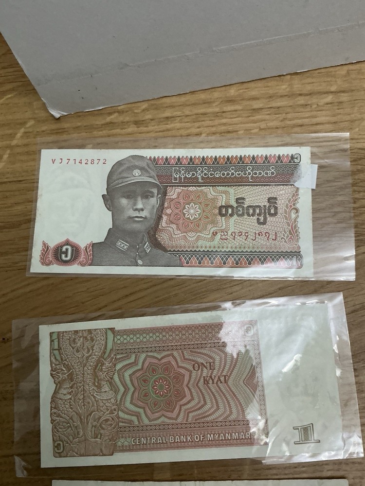 8 Assorted Banknotes Of The World