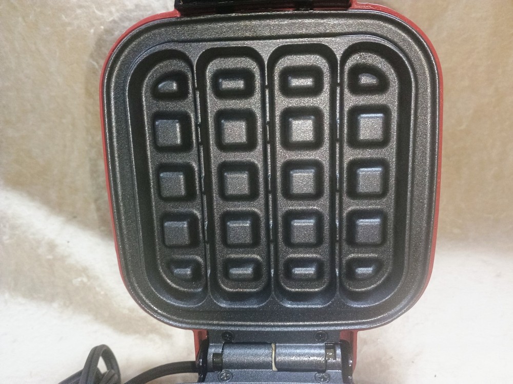 Dash Waffle Maker machine Fast Breakfast Maker 4.5" DWSM200GBRD06