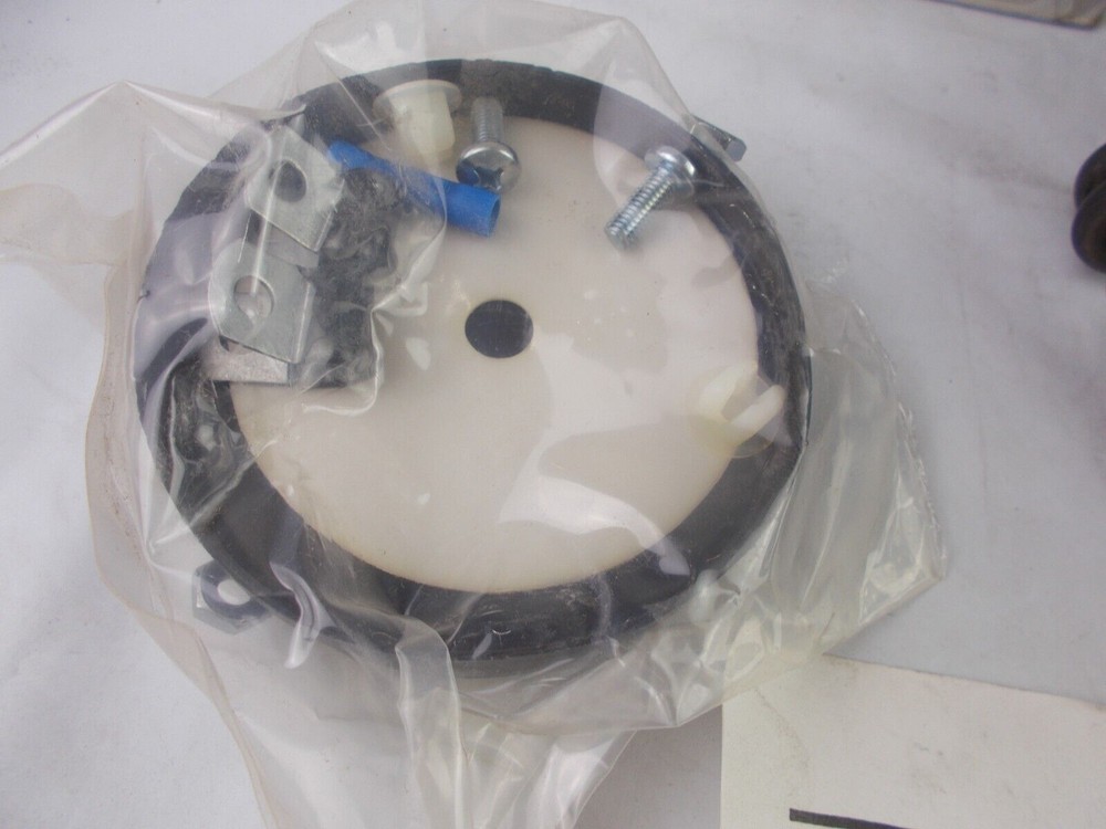 Strobe Light Kit Magnet Kit & Lighter Plug Grote 97750