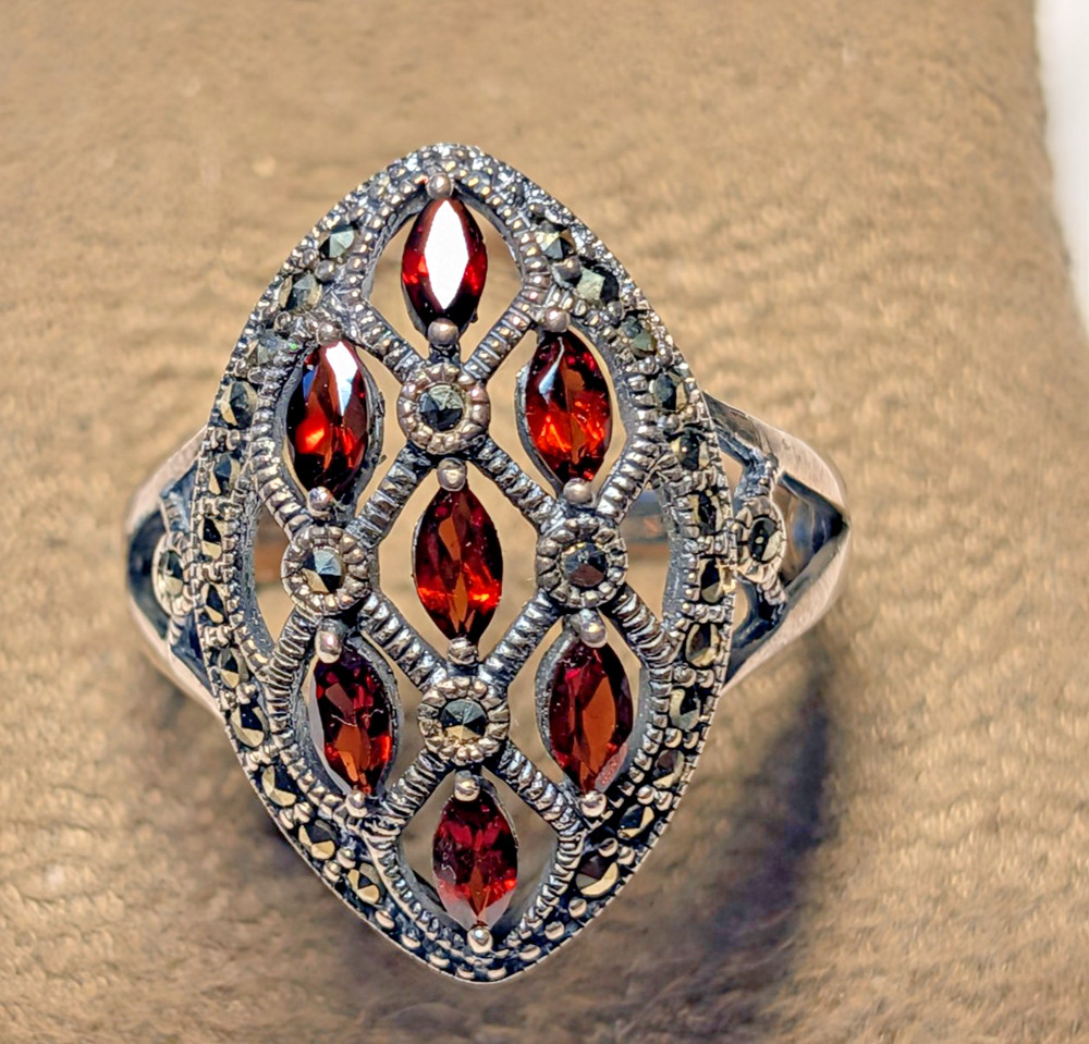 STERLING SILVER GARNETS RING SIZE 10 HALLMARKED 925