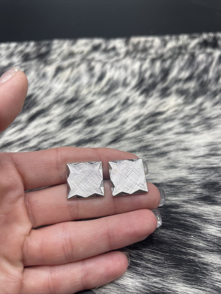 Stunning Silvertone Vintage Cuff Links #Q38
