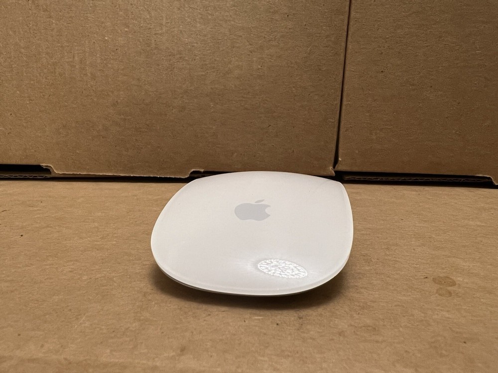Apple Magic Mouse A1296 White Wireless Bluetooth + Fresh Batteries. Works Great