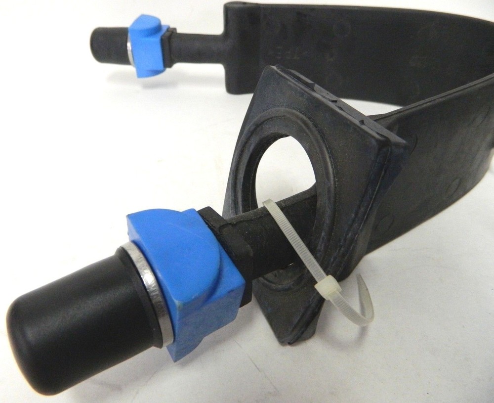 Viatran Model 555 Pressure Transmitter w/ H-TEC 310 Strap for Pipe Saddle