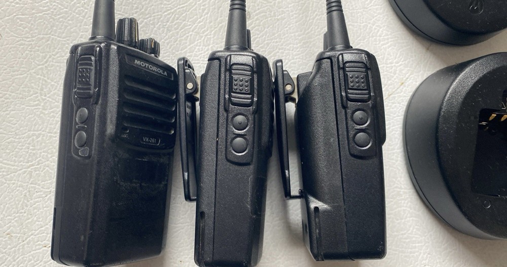 6 Motorola VX-261 Analog Two-Way Radios Programmed The Same
