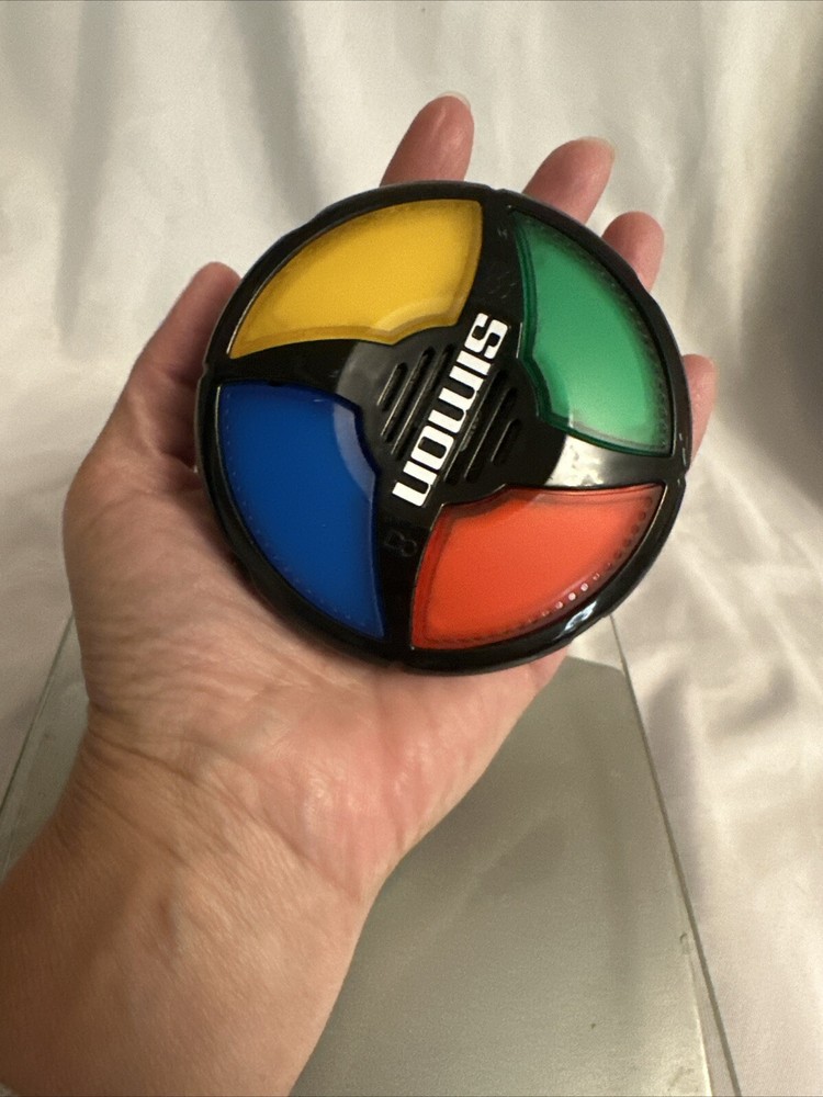 Simon Says Mini Electronic Travel Handheld Game Micro Series 2020 Hasbro