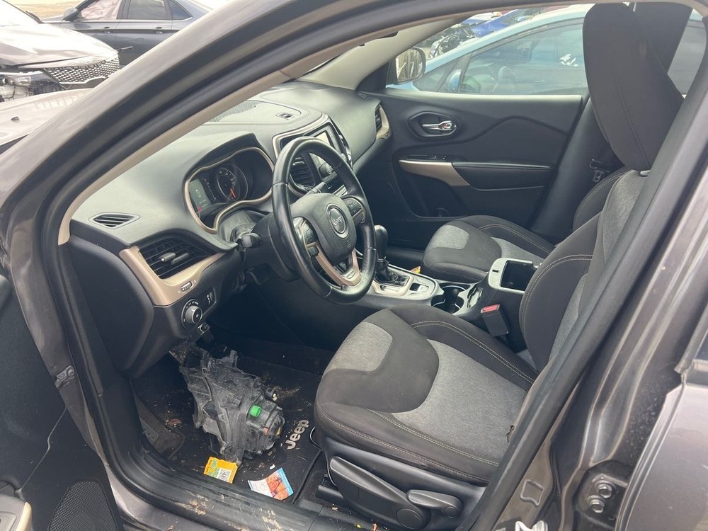 LEFT GRY ROCKER PANEL MOULDING OEM 2018 JEEP CHEROKEE