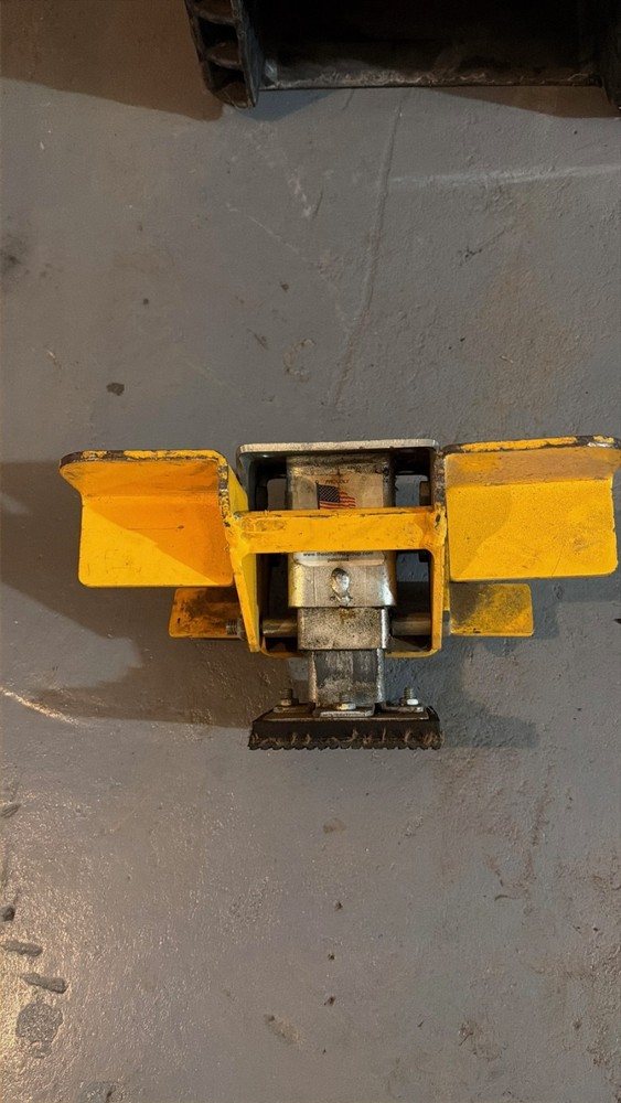 Scharine Group Hercu-Hauler Series Floor Lock
