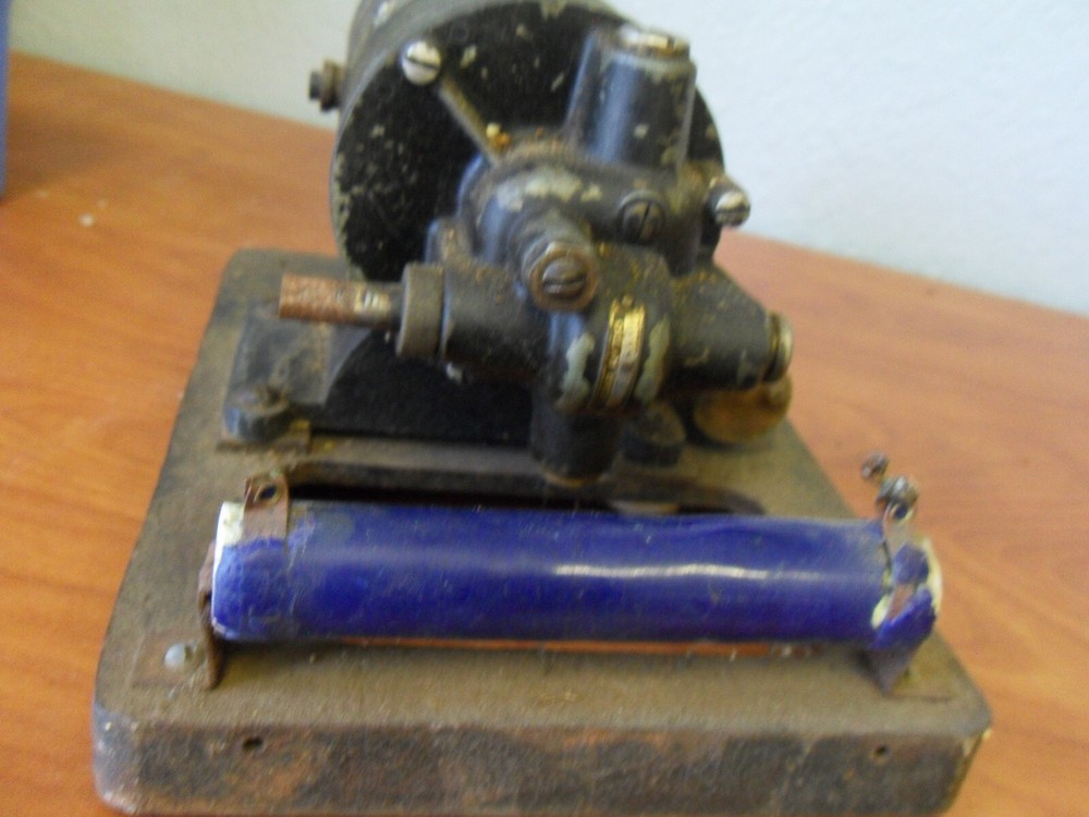LEE ENGINEERING 11329 GOVERNED SPEED MOTOR AS IS AS PICTURED
