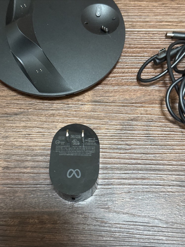 Official Meta Quest Pro Charging Dock + AC Adapter + USB-C Cable TESTED