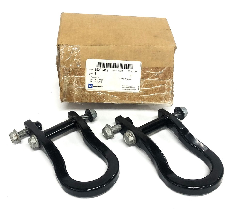 General Motors 2 Piece Tow Hook Set 19202499 NOS