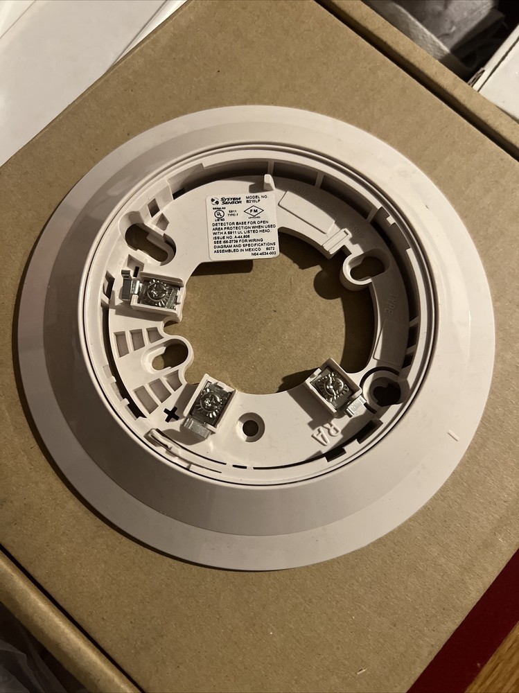 NEW-SYSTEM SENSOR B210LP DETECTOR BASE STANDARD, ADDRESSABLE, 6.1", FLANGED