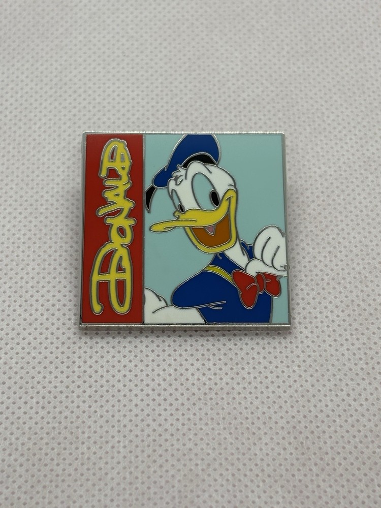 Beautiful Donald Duck Pin !!!!!!
