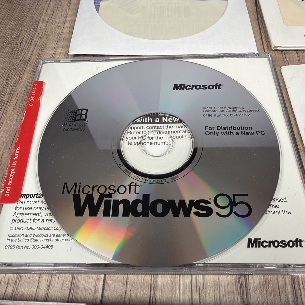 OS BUNDLE - Microsoft Windows 95, 2000 Professional, XP Home Restore Compaq Dell