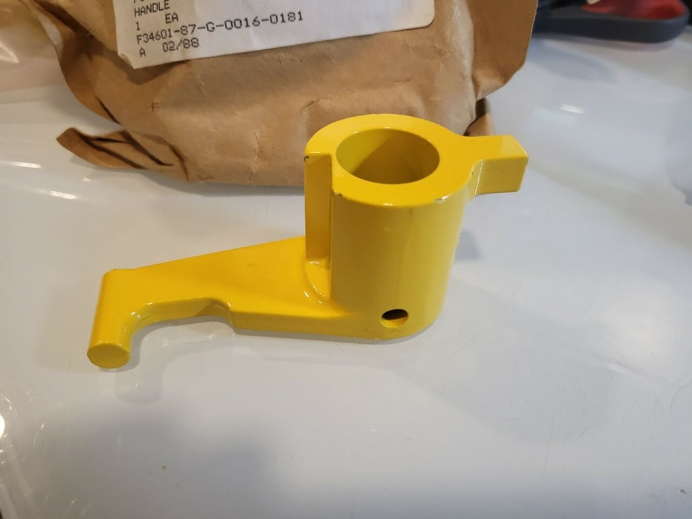 BOEING HOOK HANDLE 35-12738-9 1560-00-777-0668 B52 ACFT