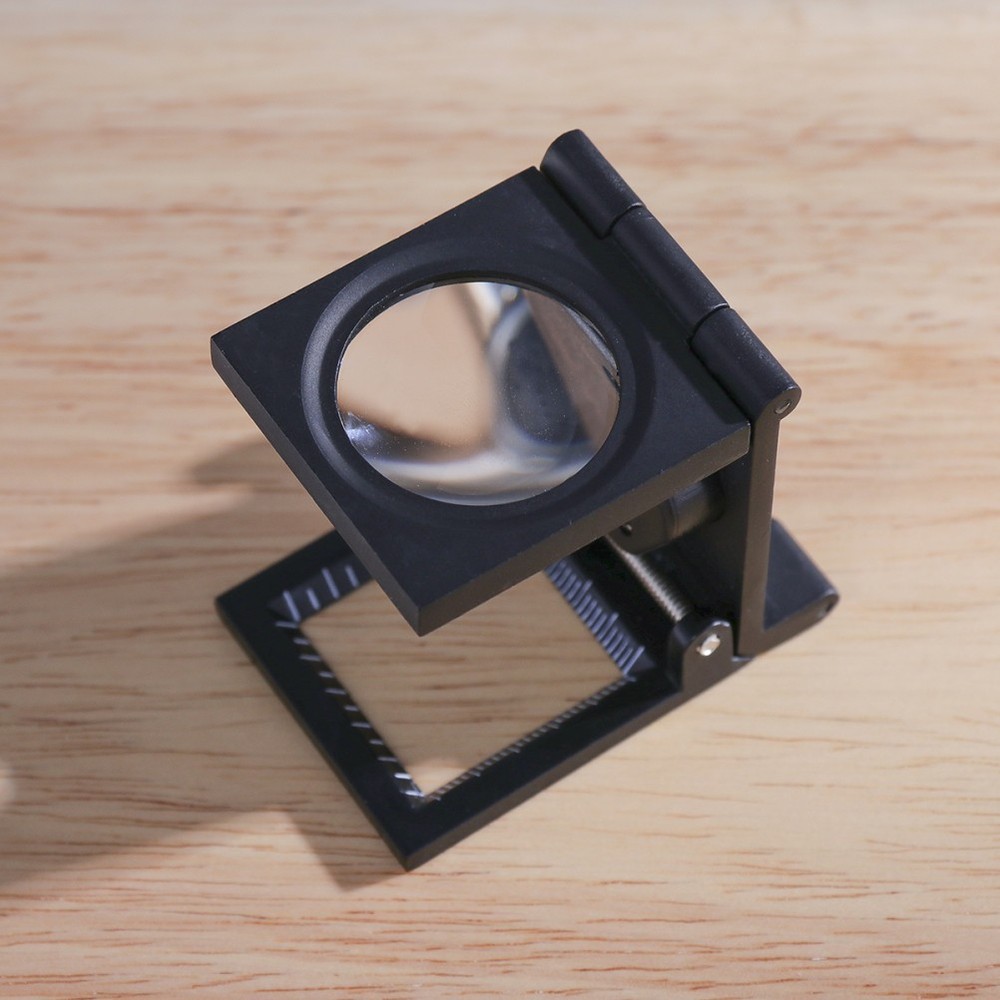 Portable Folding 8X Magnifier with 2 Bright LED Lights for Reading Maps
