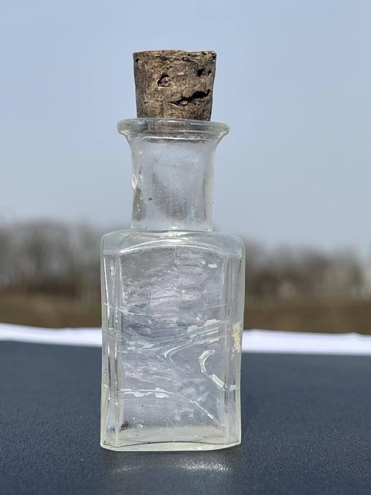 Pre-1900s Antique Bottle «MANUF. HOLLANDAISE»