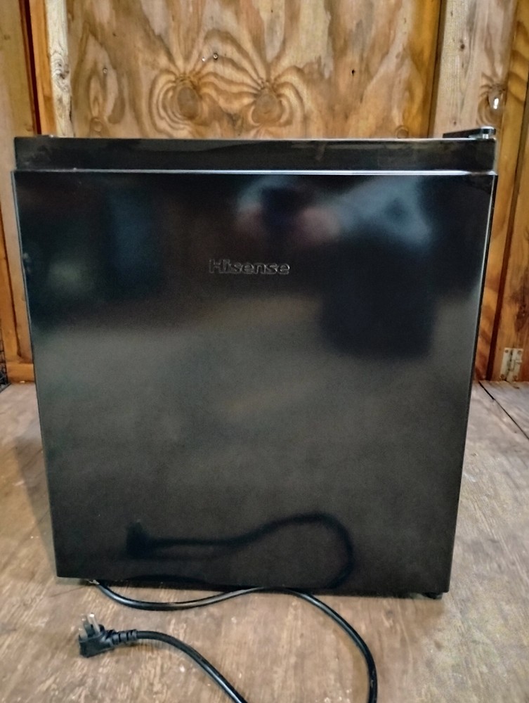 Black Mini Refrigerator 1.5 Cubic Feet