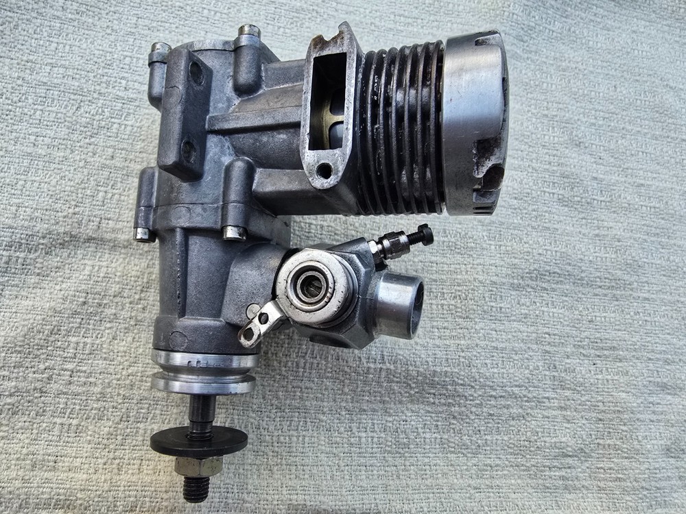 Vintage Royal 40 RC Glow / Nitro Model Airplane Engine