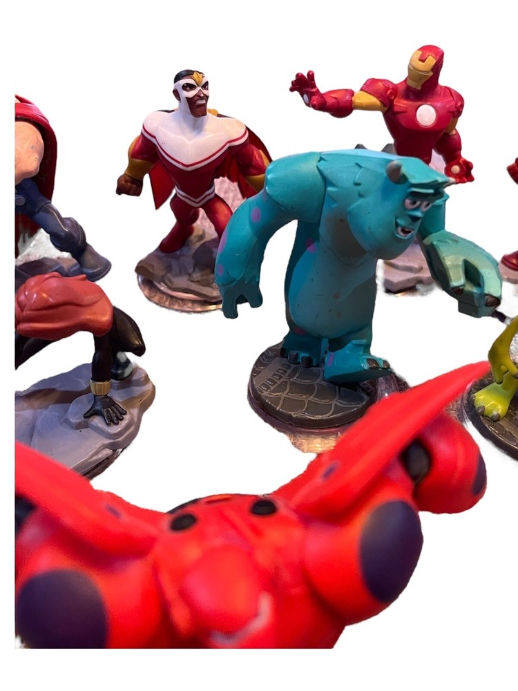 Lot 10 Disney Infinity Figures