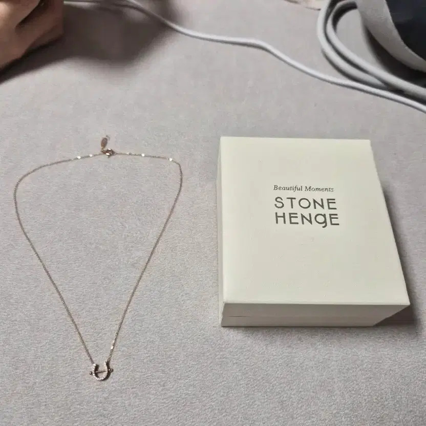 Stonehenge 14K Gold Necklace, Used Once, Includes Case
