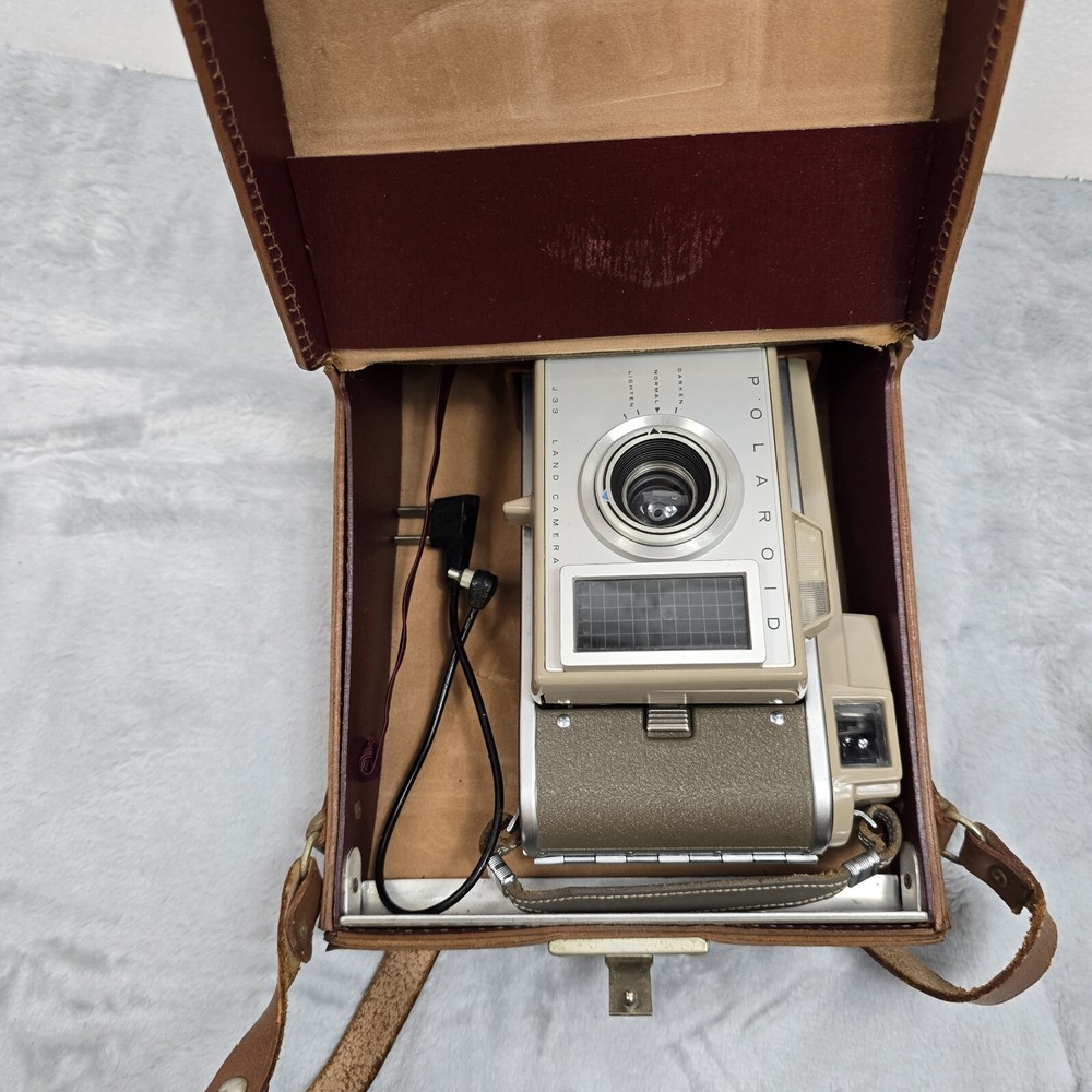 Polaroid Land Camera Model J33, Original Case