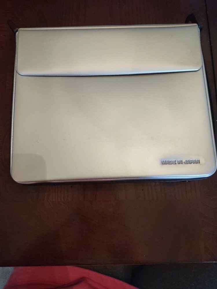 P100 Hitachi Case Vintage no strap