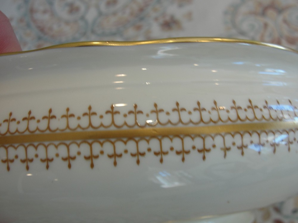 AYNSLEY CYNTHIA COVERED VEG BOWL
