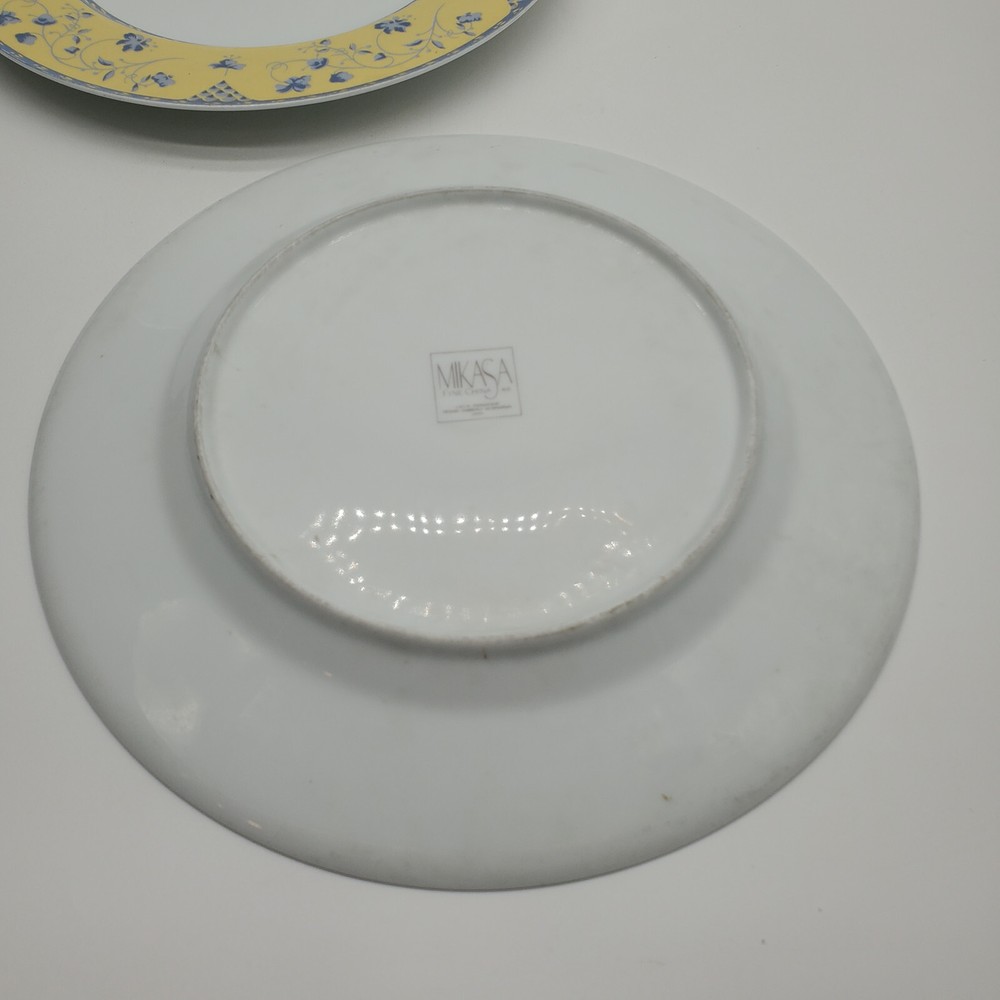 2 Mikasa Fine China Dinner Plates Parisienne